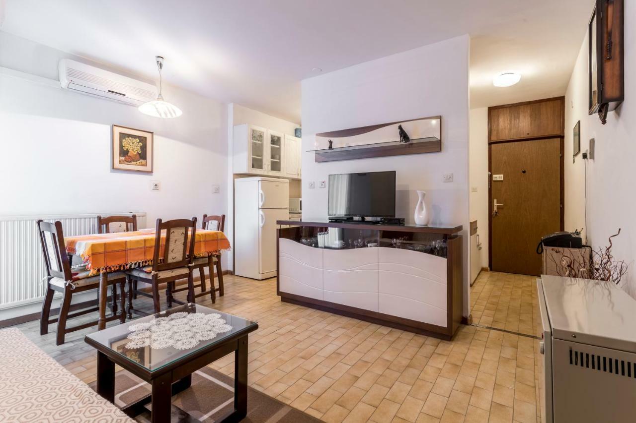 Apartment Kossi Split Bagian luar foto